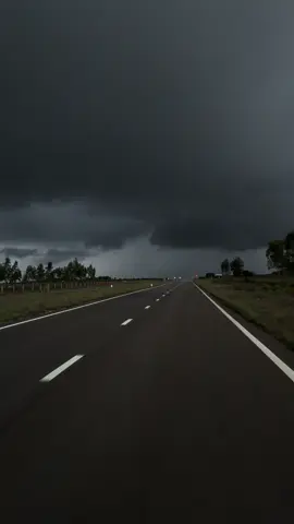 lâm thồn đến rồi mau chạy thôi 😂😂#yanhh3d #tiennghich 