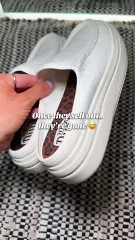 A little birdy told me once the HeyDude Austin Lifts sell out… they’re GONE ✨ Don’t sleep on the comfiest slip-on platforms this fall! #heydudeshoes #comfystyle #comfyandcute #heydudes #millenialstyle @HeyDude 