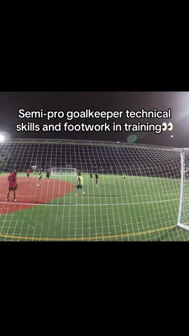 Stay to the end to see my assist👀🔥 follow for more #goalkeeper #goalkeepersaves #goalkeepertraining #Soccer #football 