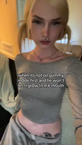 I luv gummyworms #fyp #foryoupage #alt #foru #nerd #blonde #fup #fit #foryouu #emo #scene #relatable #cute #jokes 