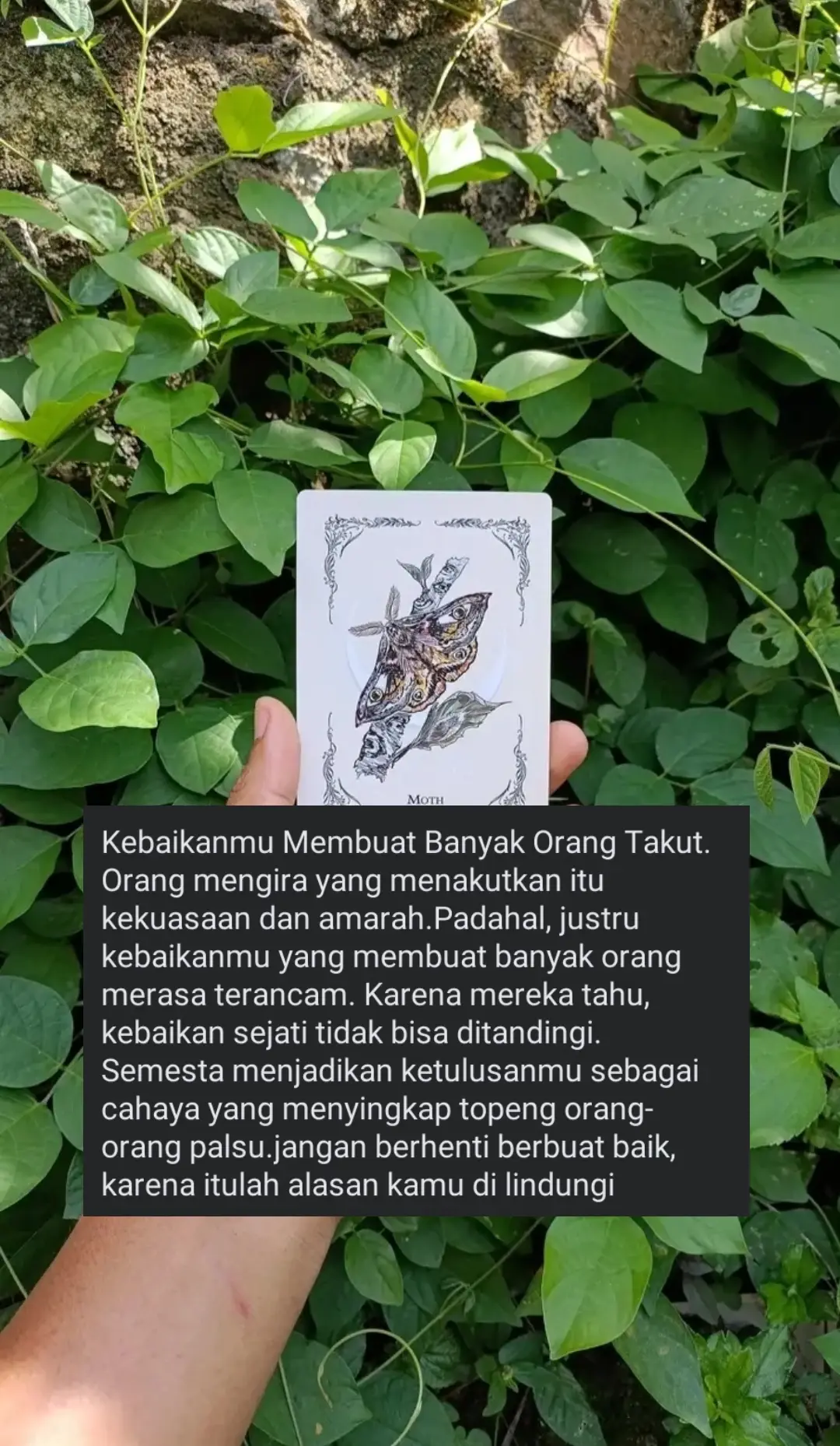 pesenku siapapun u,appun kegiatanmu, rutinitasmu, pekerjaannmu, agamamu, bagaimanapun khidupnmu,ttplah berbuat baik,jjr, patuhi aturan agaama dan negara.