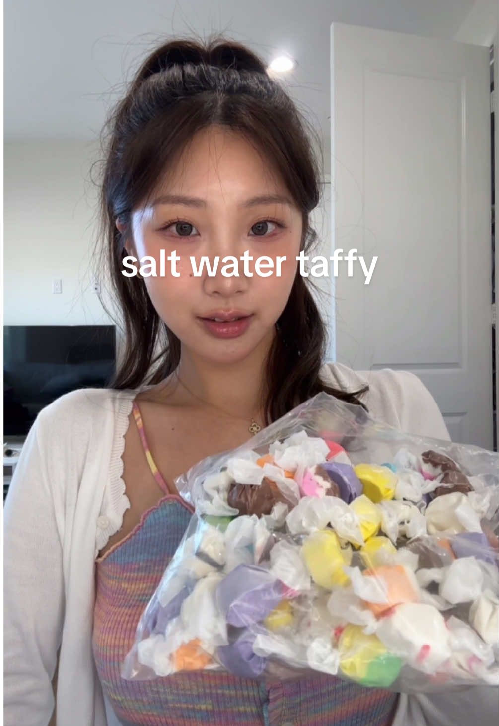 #saltwatertaffy #tastetest #viralfood 