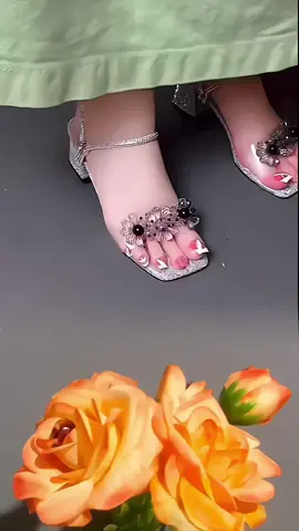 Sandal hoa tuyết xinh xắn cho các nàng đây ạ #giaydep #giaynu #sandal 