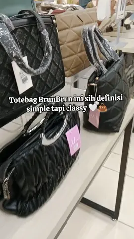Totebag BrunBrun ini sih definisi simple tapi classy 🤍👜 #mynewestbag #handbag #totebag #totebagaesthetic #totebagkuliah 