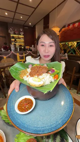 Resto Nusantara yang jagoannya sayur asem … musti cobain nih , rameeee aku waktu makan disini , gak berhenti berhenti pelanggan datang terus ….  #kulinerviral #sibungbung #ricussecret #reviewmakanan  #sayurasemdjakarta 