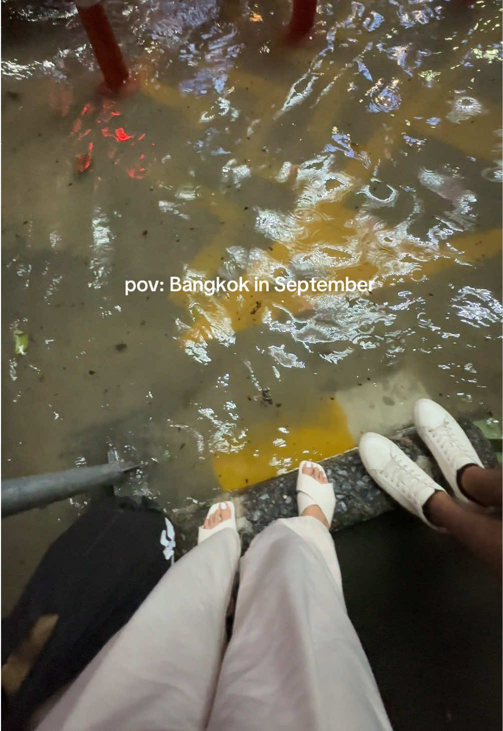 I knew it was rainy season, I just didn’t know it was going to get this bad hehe 😅 #bangkokthailand #lifeabroad 