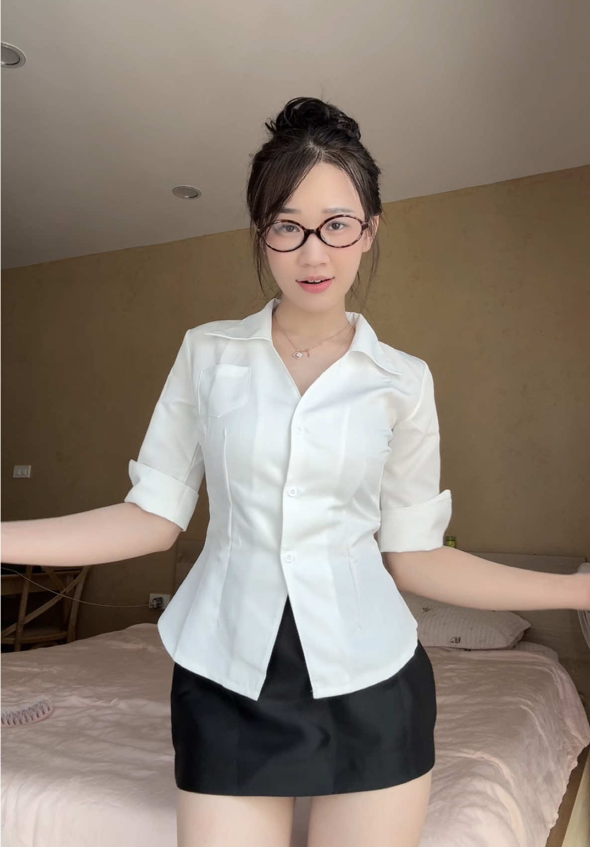 ai thấy tập tài liệu để đâu không ...🫨  (dc:@NueNue)