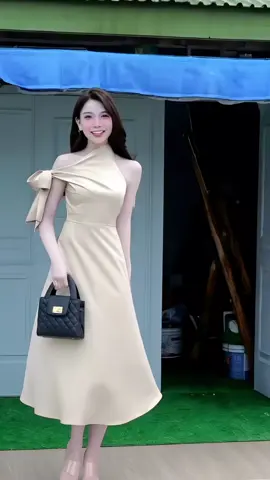 Đầm Dự Tiệc dáng dài Lệch Vai phối dây cột nơ màu kem nhẹ nhàng #thoitrangnu #damlechvai #damdutiec #fashionlylion  #damphoidaycotno 