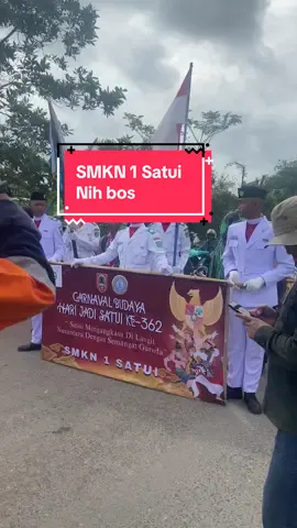 Taq buhanmu yang SMKN 1 Satui , Maaf bukannya sombong uy ae,tapi acil merasa anak acil disini paling gantang wan litar-litarnya #fypシ #viraltiktok #karnavalbudaya #harijadisatui #sungaidanau 