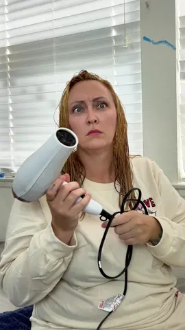 Expectation – Hair flip 😌 Reality – Forehead flip 🤦‍♀️😂 #funny #lol #LifeHack 