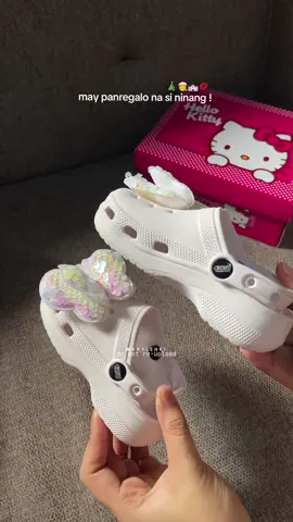 Ay napaka swerte nman ng inaanak ng vavaeng toh! 😚💋🎄🎅#kylscruz #fyp #clogsslippers 
