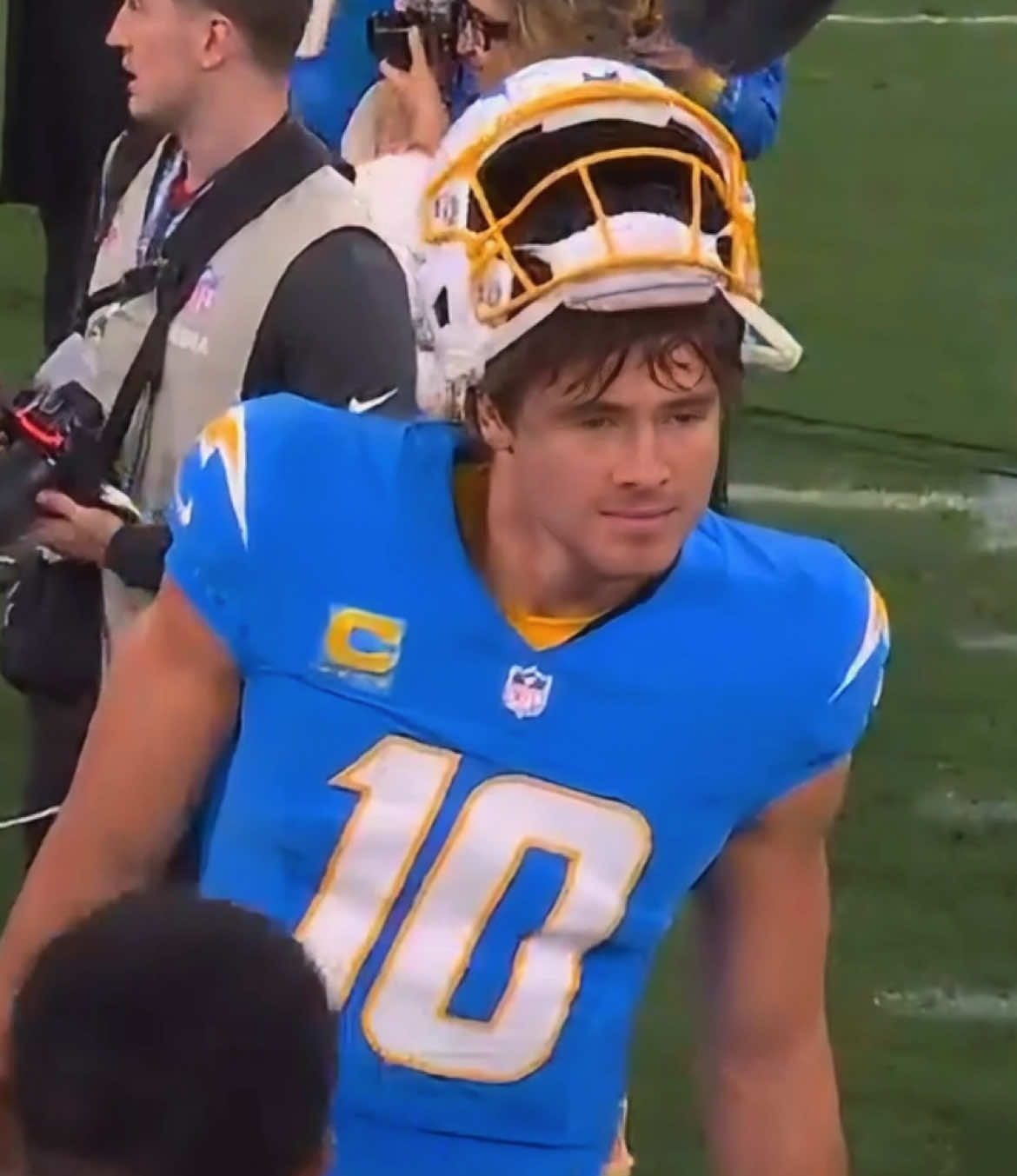 Madison Beer really made Justin Herbert the best QB in the league 😭