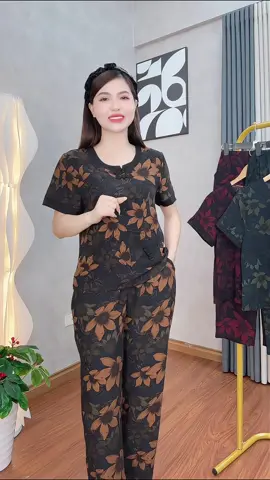 Bộ lụa mango phối túi cực sang #doboluatrungnien #doboluasangtrong #doboluamemmin #loudra #thoitrangtrungnien 