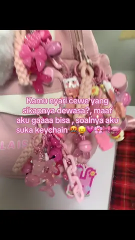 Semakin dewasa semakin suka warna pink😖😖#tas #pink #keychain #gantungankunci #promoseruweekend 