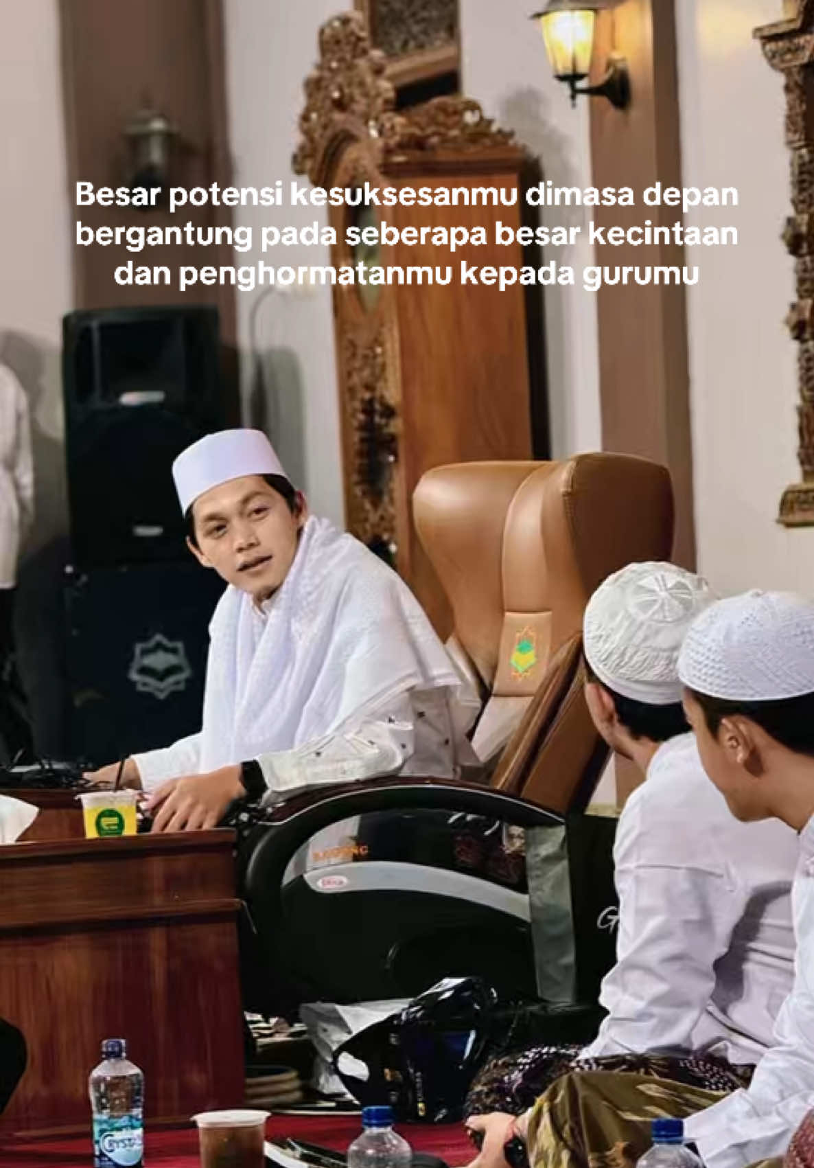 sehat selalu nggeh guru kulo, yang ikhlas membimbing kulo dengan kelembutan dan kesabaran hati panjenengan, ngapunten santri ne panjenengan niki tasik nakal gus😭 #gusiqdammuhammad #badolsaja #fyp 