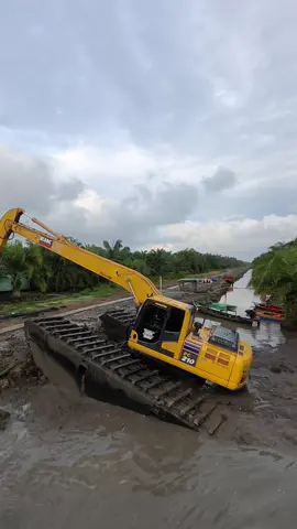 #amphibiousexcavator #komatsupc210mo #pejuangrupiah😊 #anakrantau 