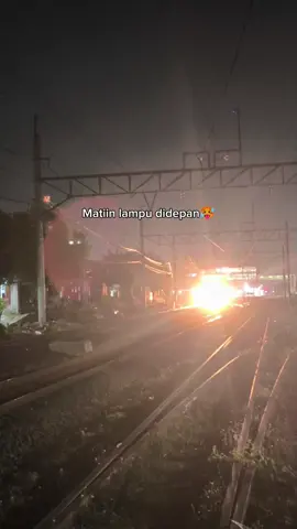 Kadang kiding 🗿 ib:@pawaserepd1  #keretaapi#keretaapiindonesia#keretakobong#fypage#bismillahfyp