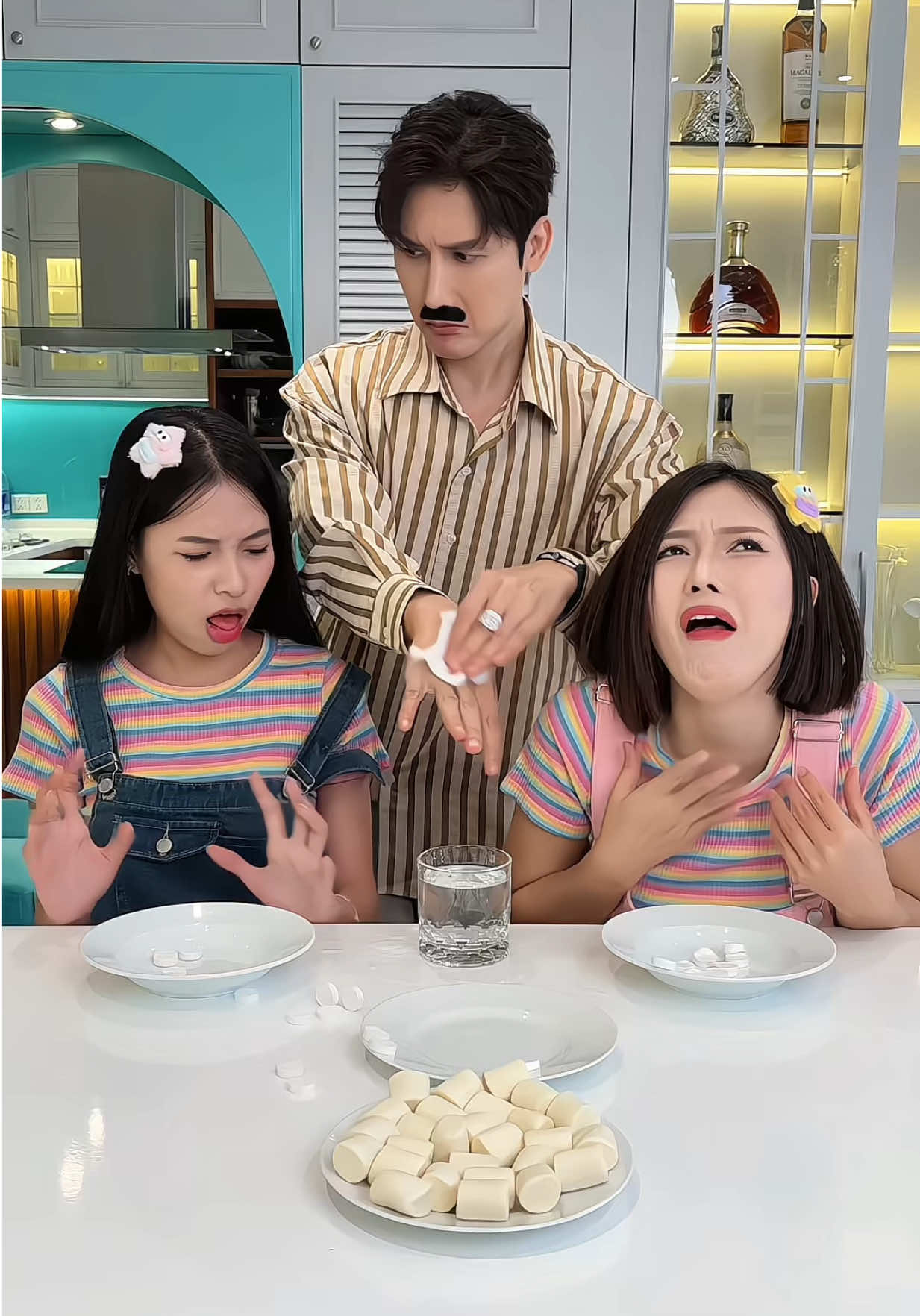 Napkin Prank! 😅 @💋Thảo Lucy💋 