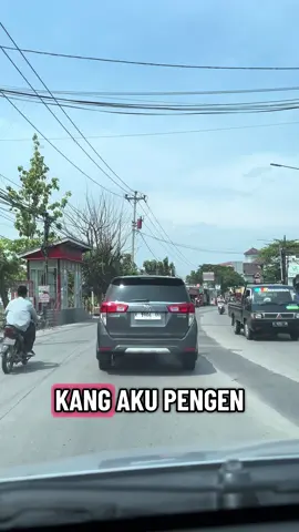 Penak numpak INNOVA apa numpaki NOPI ? 😂 Khang @eripras3_  #innova #innovareborn #innovadiesel