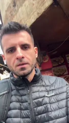 15 PÂINE PE CEA MAI MURDARĂ STRADĂ DIN PAKISTAN! ai mânca-