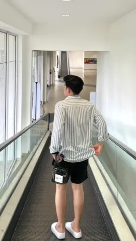 Kemeja garis2 + Celana pendek ga pernah salah 🔥 #outfit #fyp #99 #sound #outfitrekomendasi 