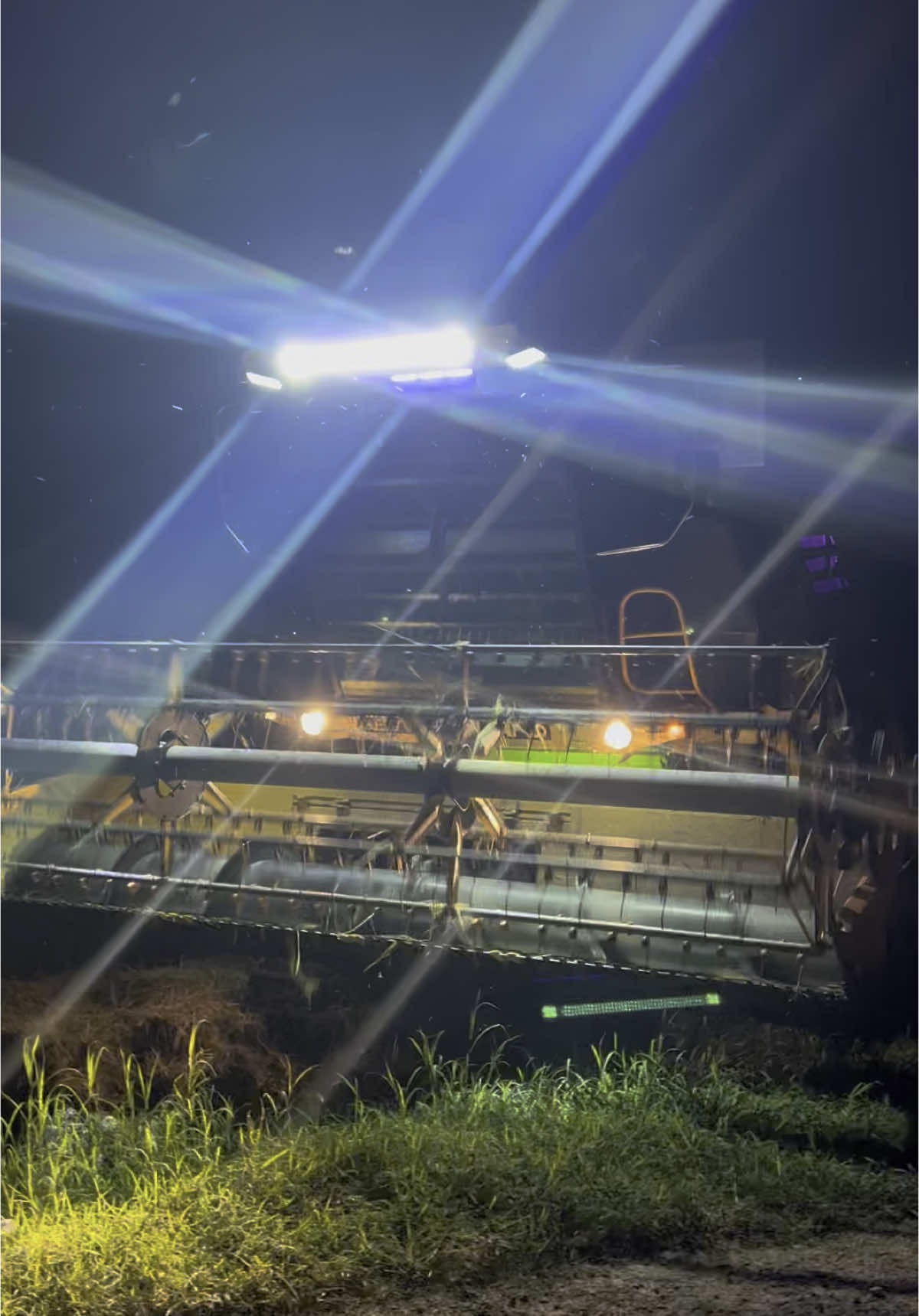 Jalan teruss🌾⚡️💚💛#newholland #newholland8060 #newholland1545 #gengmesinpadi #gengsyed #fyp #viral @H🅰️KI〽️ @SYABIL⚡️ @Paksu Krie @سيد عمزار بينشهاب 🕊️ @〽️UHAMMAD @modern farmer @SAZ_MODERN @NaZ~RuL AzriN 