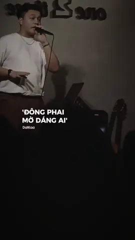 Bài hát: Đông Phai Mờ Dáng Ai Ca sĩ: DatKaa __________ #zuongzeroent #zzlyric #nhachaymoingay 