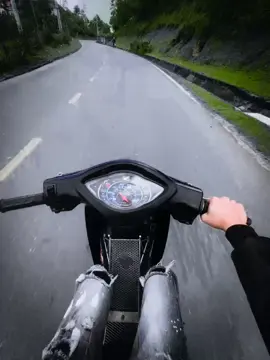 Sum quanh anh cũng là toàn đâu thương mà😢