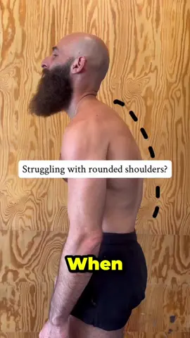 When you spend hours sitting or working in a hunched position, your thoracic spine – the middle section of your back – gradually loses its mobility. The shoulders start to round forward, the chest muscles tighten, and the muscles of the upper back weaken. Over time, this creates tension, stiffness, and often chronic discomfort between the shoulder blades or in the neck. The good news is that you can actively reverse these changes. By improving the mobility of the thoracic spine, you allow your ribcage and spine to move more freely. Opening and stretching the chest muscles reduces pulling forces on the shoulders, while strengthening the muscles of the upper and mid-back gives your body the support it needs to stay upright. This combination of mobility, stretching, and strength training not only relieves pain but also restores balance to your posture. With consistency, you’ll notice better breathing, reduced fatigue, and a body that feels lighter and more aligned throughout the day.