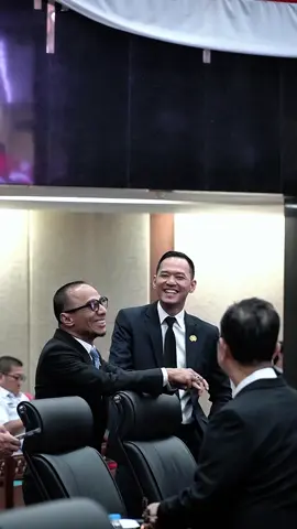 Doa itu bukan tentang cepat atau lambat dikabulkan, tapi tentang seberapa kuat kita percaya.  Meski jawabannya belum terlihat, bukan berarti Allah diam. Bisa jadi, ada hal-hal yang masih perlu kita siapkan.  Mungkin bukan untuk sekarang, tapi untuk nanti — saat kita benar-benar siap menerimanya 🤲. #SelfReminder #Doa #capcut #fyp #beranda 