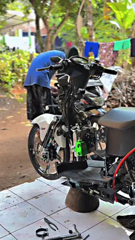 😇  #vario #variogen2 #varionistyindonesia #variovietnam🇻🇳 #vavarioan #r17style #varioring17 #variobucin #penggunaring17  #penggunaring17id🇮🇩 #fyp #masukberanda #viral 