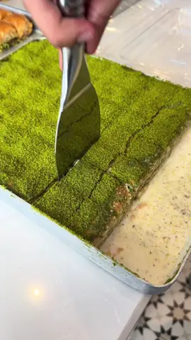 💚Çamlıbey Baklava farkıyla özel Fıstıklı Soğuk Baklavayı deneyin!  📍Yenişehir/Mersin #soğukbaklava #baklava #fıstık #yenisehir #çamlıbeybaklava 