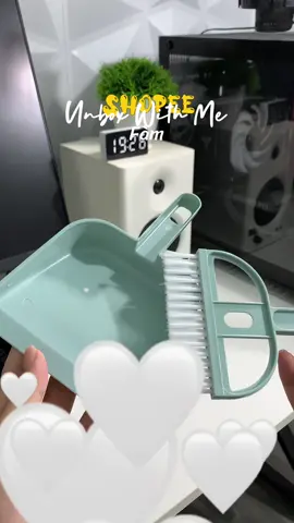 Bộ chổi quét mini dùng để quét dọn bàn làm việc hoặc bếp v.v.v…! #xuhuong #tiktokshop #viral #tiktokcreator #reviewsanpham 