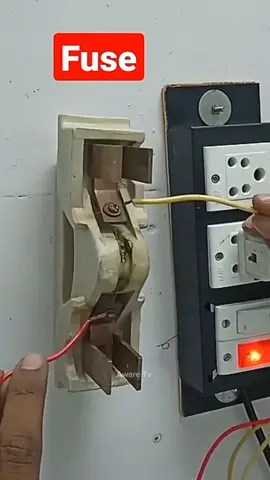 #creatorsearchinsights  What 😂😂 is fuses Electronic Knowledge  #fyp #scienceismagic #hvacr #viral 