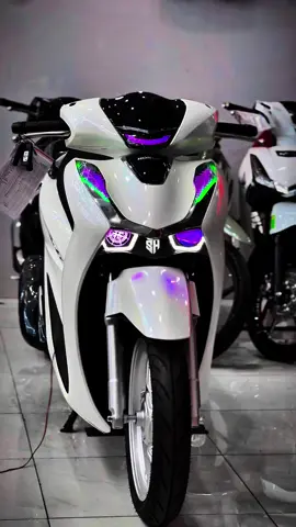 Honda Sh Nam 2025 || Sh125i / SH160i || Trắng Zin😍  Led Audi + Bi Cầu🌸New💥💥💥  _ Trả trước 15 chệu💵 Nhận xe😍 _Hỗ trợ trả góp chỉ cần CCCD _Quà tặng hấp dẫn lên đến 2chệu🎁 _Hoa hồng cho người giới thiệu 500 đến 1chệu 🧧  💥 ĐẶT BIỆT: liên hệ trước 𝐆𝐚̣̆𝐩 𝐍𝐆𝐎̣𝐂 𝐀́𝐍𝐇 hỗ trợ xăng xe  500_1 chệu  📱Zl/call : O𝟗𝟔.𝟒𝟐𝟒.𝟕O𝟕𝟖    (𝐆𝐚̣̆𝐩 𝐍𝐆𝐎̣𝐂  𝐀́𝐍𝐇 ) Quận12-HCM  ( Làm hồ sơ giấy tờ trực tiếp tại cửa hàng) #sh160 #sh160i #SH #SH125 #SH125i  