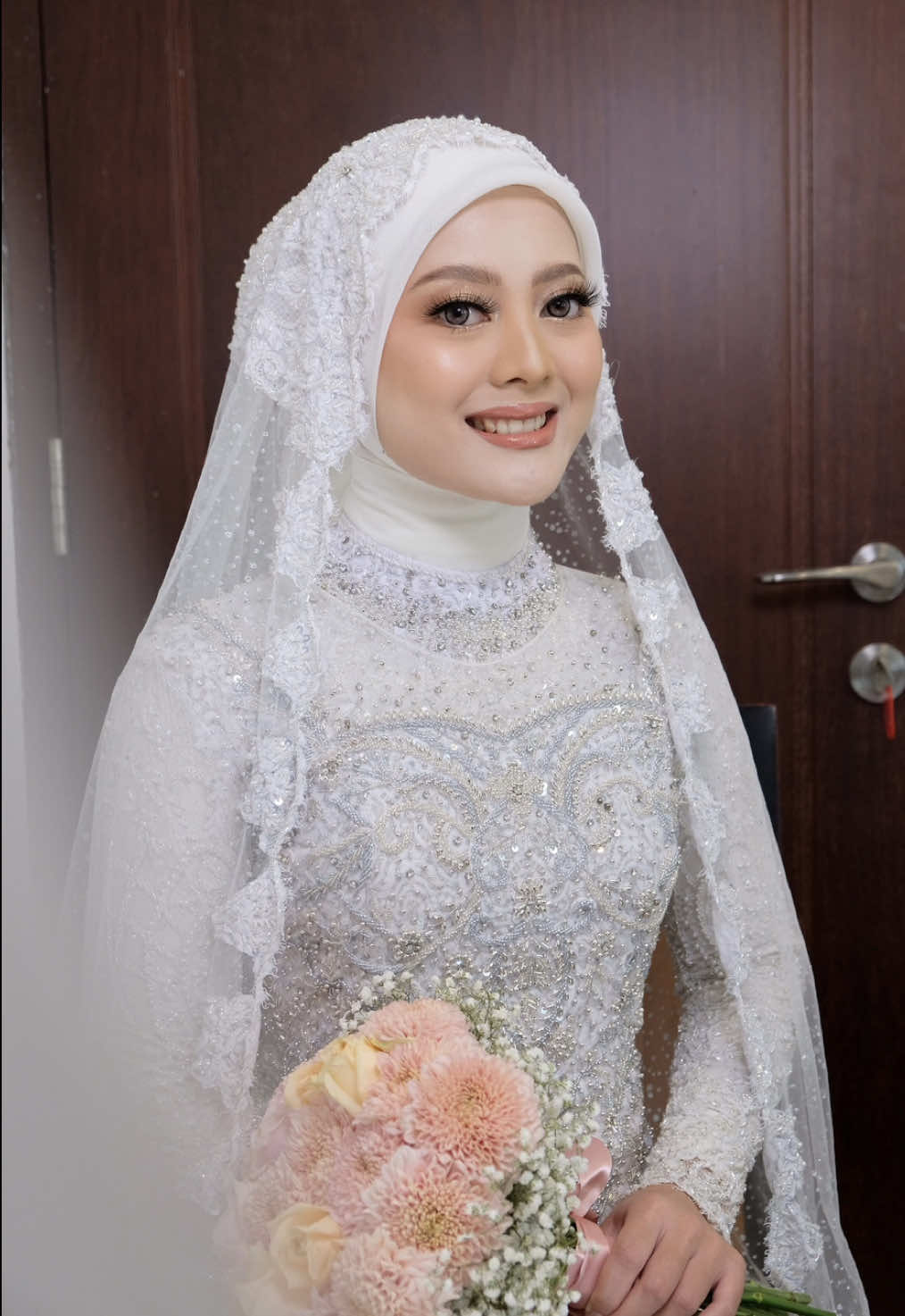 Akad Nikah ka Ira Rahayu, dengan kondisi kulit ka Ira normal to dry✨✨ Pretty bride @Irarahayy  Attire @nurabrides Venue Masjid Ash-Shiddiq Depok #makeupartist #weddingmakeup #muadepok #muajakarta #fypシ゚ 