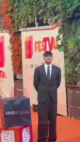 🧡✨️Gabriel sur le tapis orange pour la première de MarAfuera ✨️🧡 #gabrielguevara #astreplayer #festval #gabrielguevaraedit #gabrielguevaraculpamia @Gabriel Guevara @atresplayer 