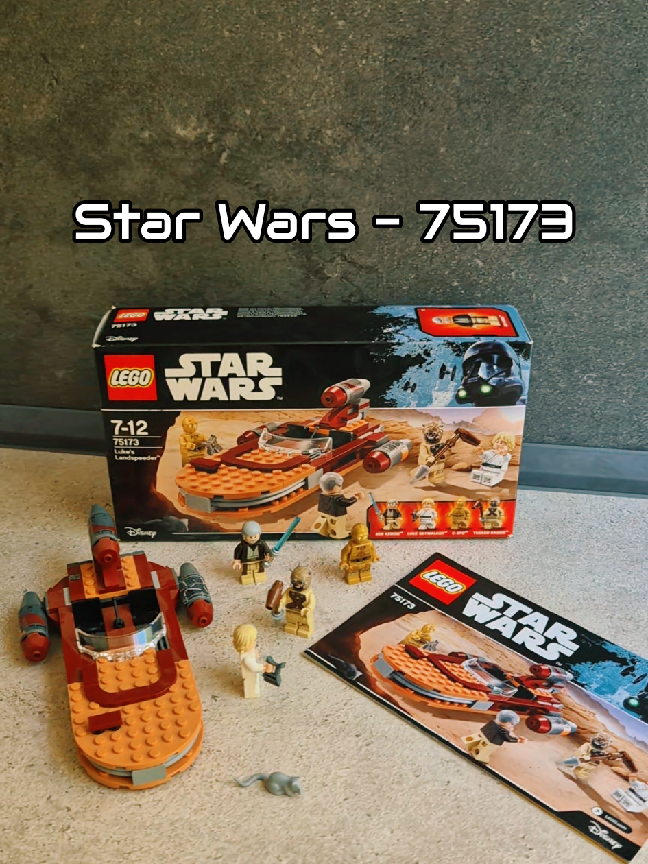 Szerintem ez az egyik legjobban sikerült kiadás,  figurák is remekül sikerültek és a speeder színe is szuper. #pllklego #starwarslego #lukeskywalker #landspeeder #2017 