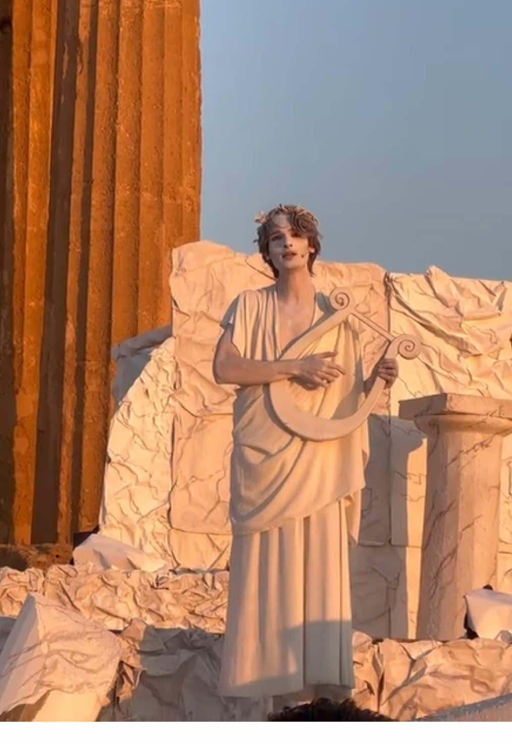 IL RISVEGLIO DEGLI DEI  Orfeo 🍃 🎶  • #ilrisvegliodeglidei #orpheus #apolloedafne ##sicily #temple @Savatteri Produzioni 