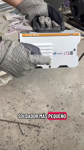Máquina de soldar doméstica. Suelta. Práctica y práctica. Bonita y duradera. #máquina #soldadura #weldingtiktok #máquinasoldadoras #bricolaje 