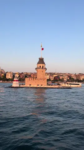 Elif dedim...    #istanbul #kurtlarvadisi #polatalemdar #elifeylül #kızkulesi 