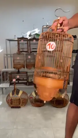 Lồng chim gỗ mun full phụ kiện, ráp sẵn! Hàng kỹ, bền bỉ, lại còn tặng cóng sứ và áo lồng xịn sò!