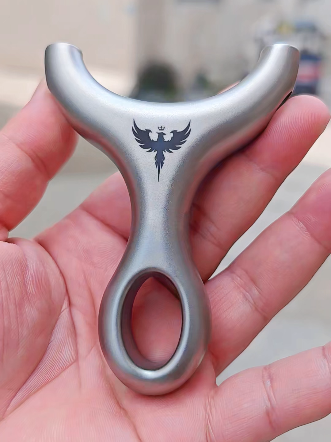 Slingshot with a hole drilled on the top of super-hard titanium alloy#slingshot #slingshotclub #uuuyyycom #slingshothunting #Outdoors #justforyou #justforfun