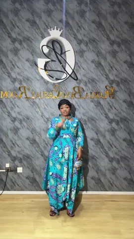 @Empire chim house porto novo📍 a frapponné ma perruque et marquillage 😍😍