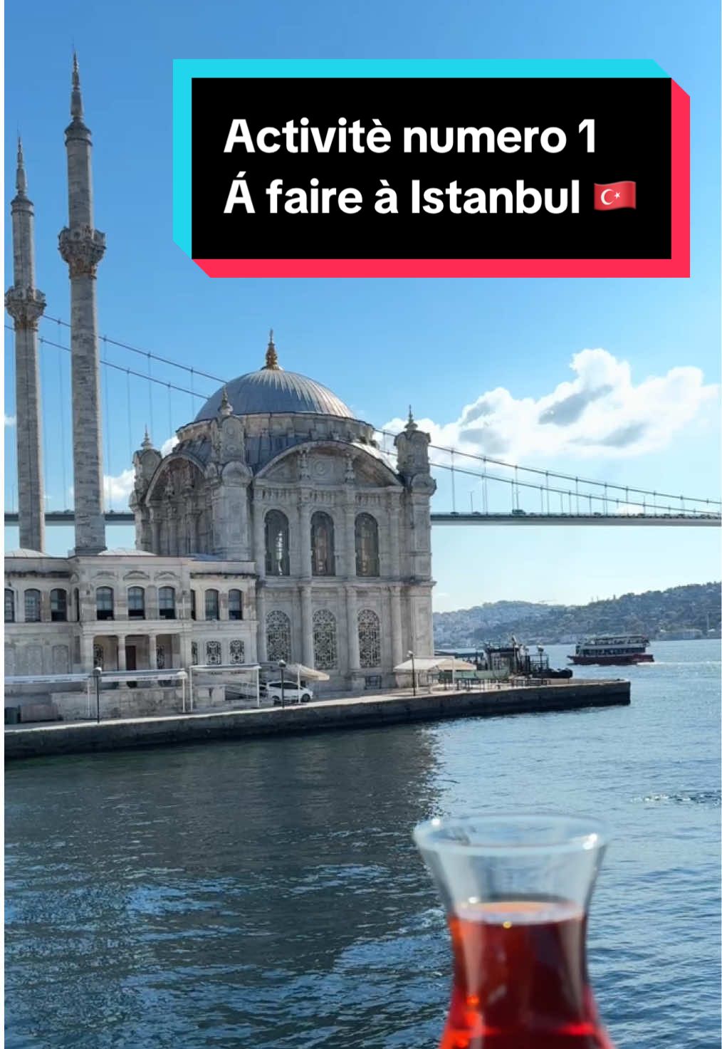 Une des plus belle activitè á faire á Istanbul  ( et c'est limite gratuit)  c'est de prendre le bateau  pour rejoindre l'europe depuis l'asie  c'est magnifique !!! #istanbul #türkiye #voyage #bonplanvoyage 