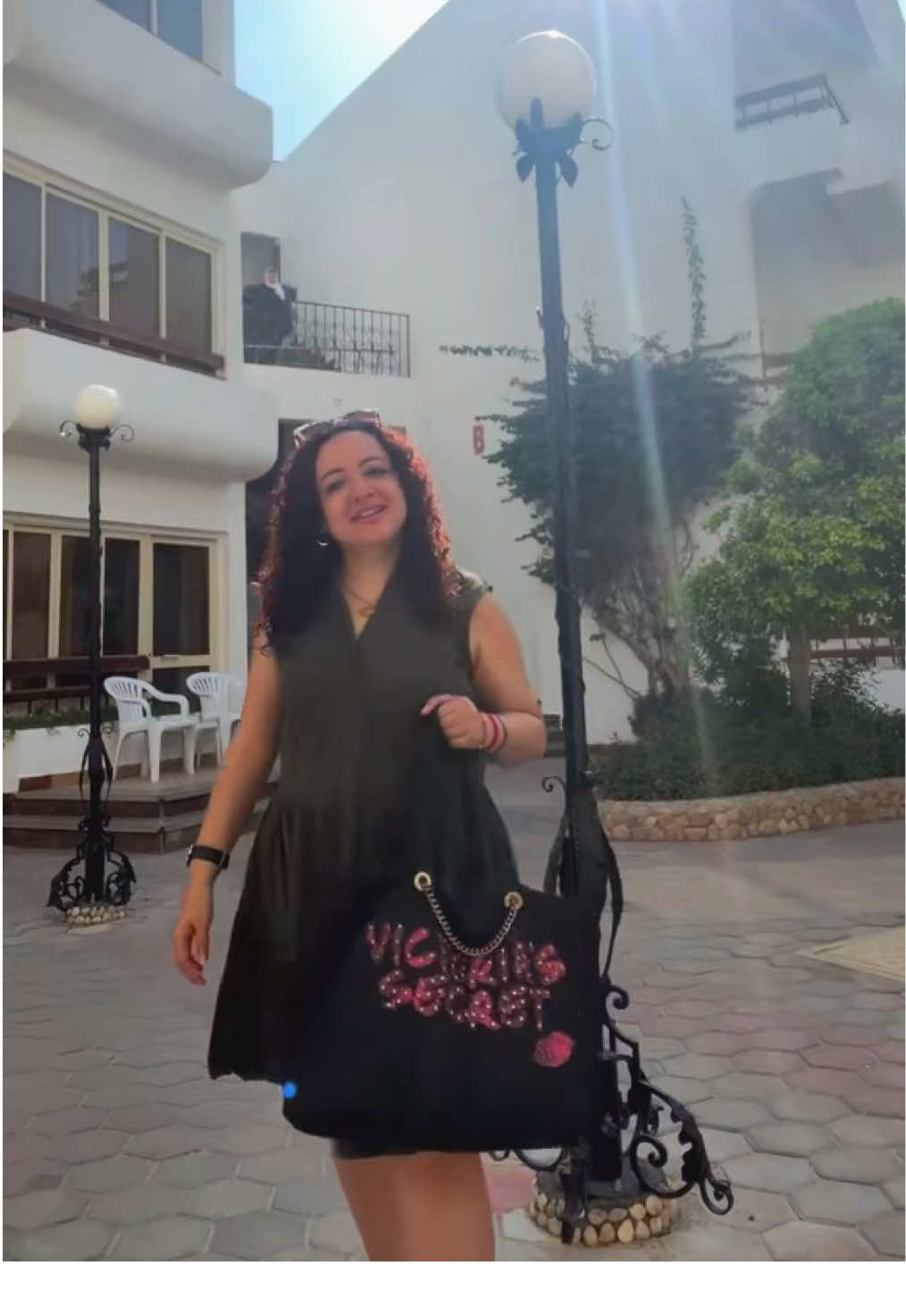The charm of wearing a comfortable dress 👗  #outfitoftheday #myoutfit #greenlover #mystyle #summeroutfits 