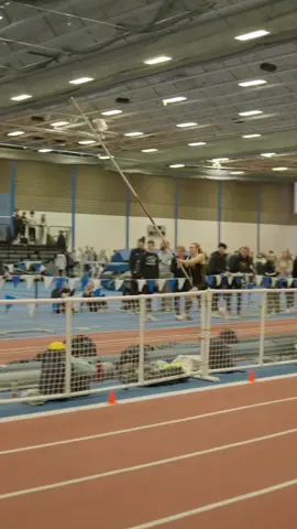 Pole vault failure #LanguageLearning #funny #funnyvideos #usa🇺🇸 