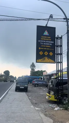 Basecamp pendaki hebat  #sindoro #sindoroviakledung #sindoromountain #sindoro3153mdpl #sindorosumbing #pendaki #pendakigunung #pendakiindonesia #pendakifomo #tektok #viral #gunungsindoro #gunungsindoro3153mdpl 