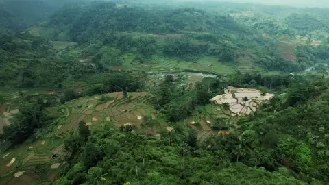 curug cihideung & curug cicukang, secuil keindahan alam desa sindangraja pilot nya 😉👉 pak @moelyadi985 