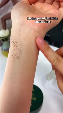 Stop the madness. Anti aging product reviews by 20 year olds is a scam. Give Zozu a try! #avocadoeyemasks #skincare #antiagingskincare #tiktokshopcreatorpicks #tiktokshoplabordaysale#spotightfinds #tiktokmademebuyit